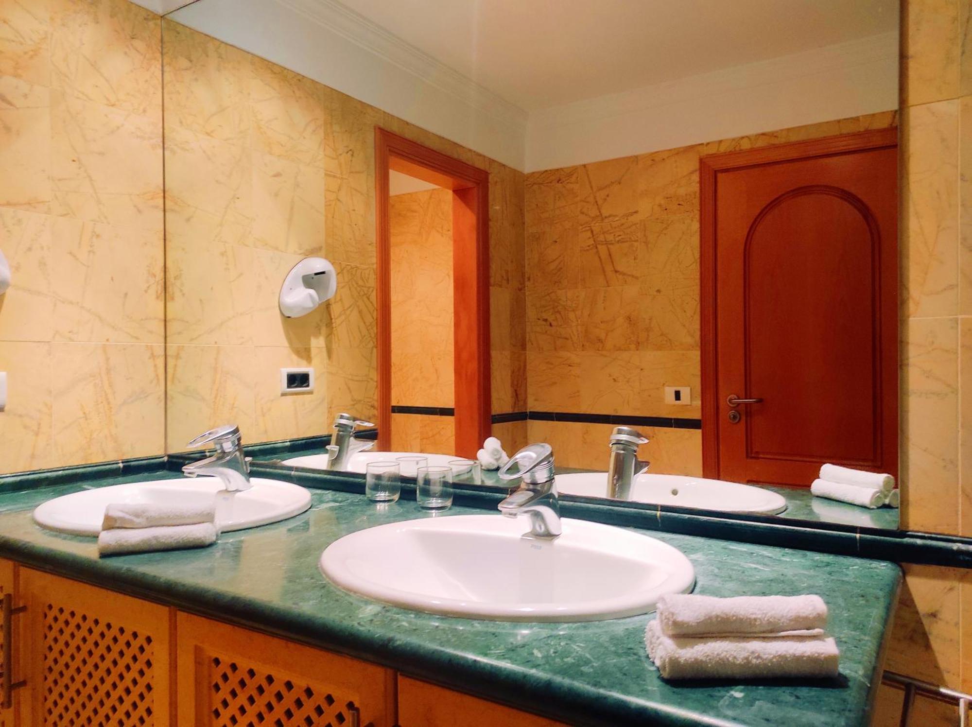 El Nautico Suites, The Beachfront Paradise 산미겔데아보나 외부 사진